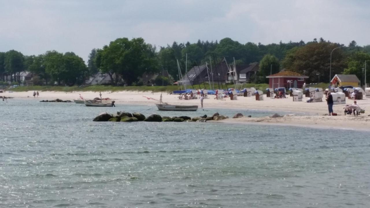 ZUM WOHLFÜHLEN-FERIENWOHNUNG FÜR MAX. 5 ERWACHSENE + 1 Kind, Schwimmbad vor der Tür/Tiere erlaubtKIND Sierksdorf Exterior foto